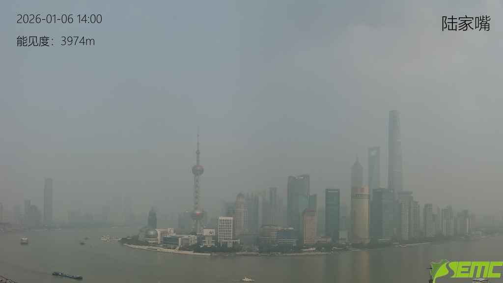 上海空气质量出现中度污染，首要污染物为PM2.5