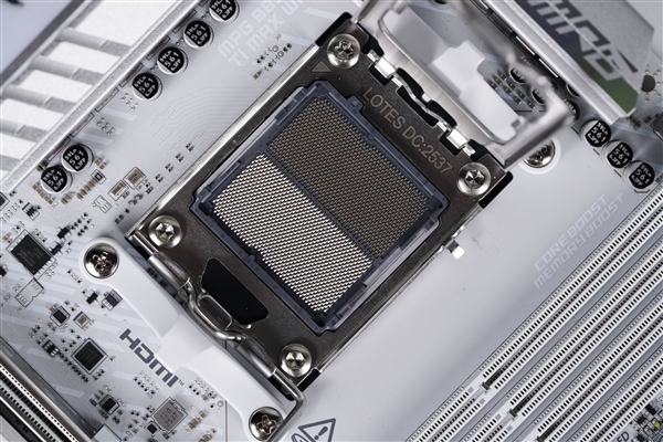 高颜值银白刀锋！微星MPG B850M EDGE TI MAX WIFI图赏