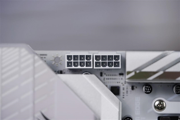 高颜值银白刀锋！微星MPG B850M EDGE TI MAX WIFI图赏