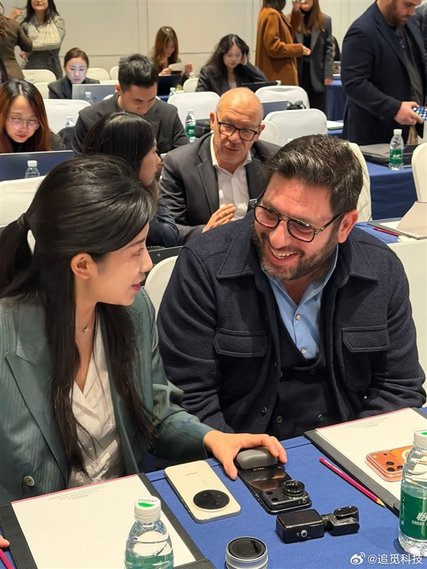 要跟华为小米三分天下!追觅手机晒大量外观图:支持模块化配件