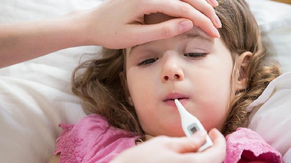 孩子发烧不能吃什么水果