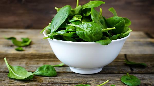 吃了菠菜能喝牛奶吗