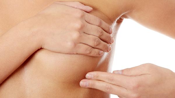 胸部按着痛是什么原因