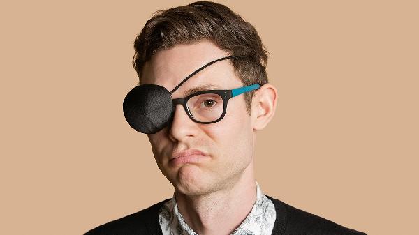 右眼看不清头还晕是怎么回事