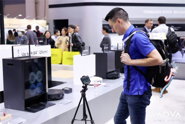 MOVA推出新款扫地机:可搭配飞行模组飞到二楼