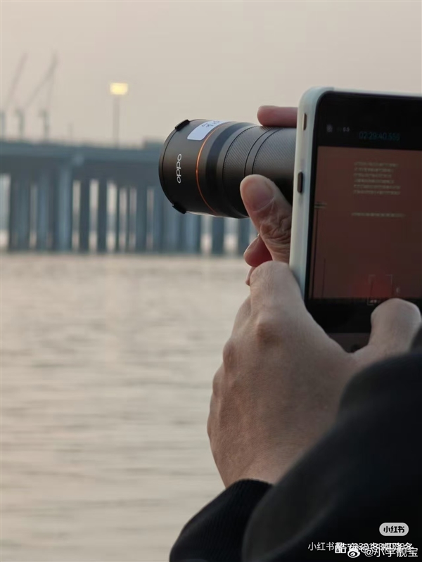 OPPO Find X9 Ultra工程机偷跑：支持10倍光变 最强骁龙8E5望远镜