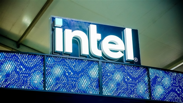 只差那么一点点!Intel 2025年就赚钱了