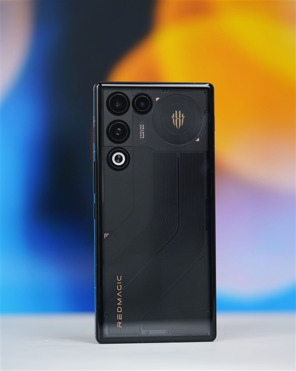 2026年首款全面屏手机！红魔11 Air图赏