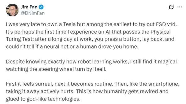 Waymo火车轨道停车 乘客仓惶逃生 马斯克估计要笑醒了