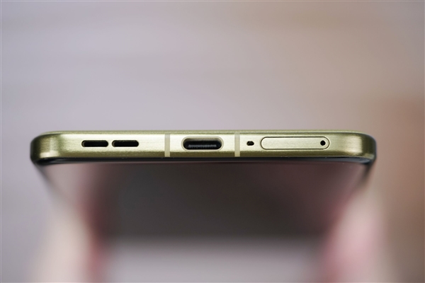 8K轻薄旗舰！联想moto X70 Air Pro图赏