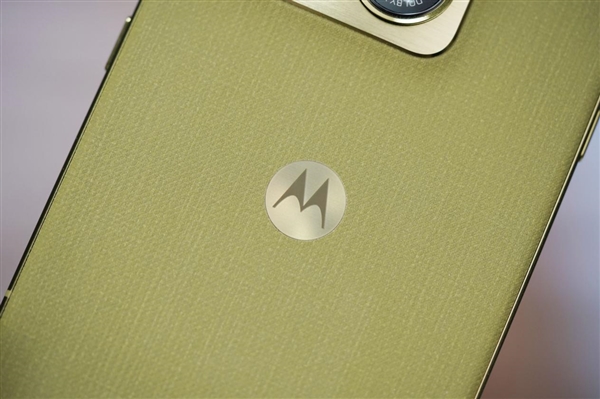 8K轻薄旗舰！联想moto X70 Air Pro图赏