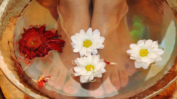 中医上讲哪些人不适合泡脚