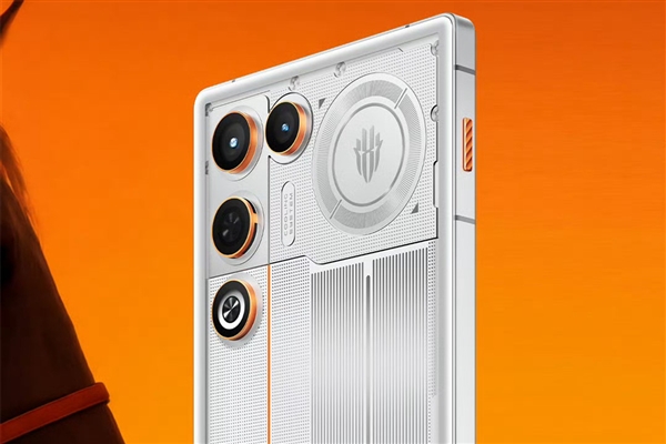 红魔11 Air亮相：全球唯一真全面屏Air 无刘海无挖孔